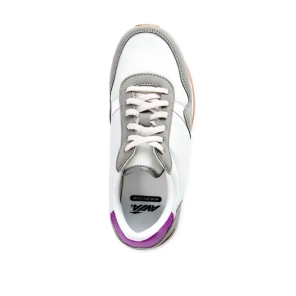 AVIA Women’s Retro Jogger Athletic Shoe Size 10 NeW